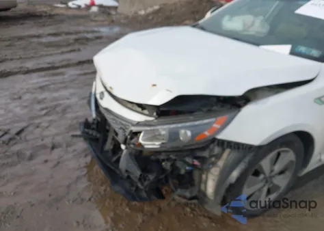 2015 Kia Optima Hybrid Ex z USA, uszkodzony, nr VIN KNAGN4AD9F5091142